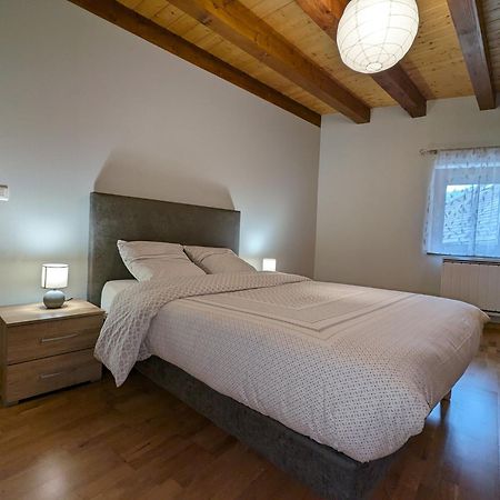 Petite Maison De Village Situee Entre Lacs, Cascades Et Montagnes Virieu-le-Grand エクステリア 写真