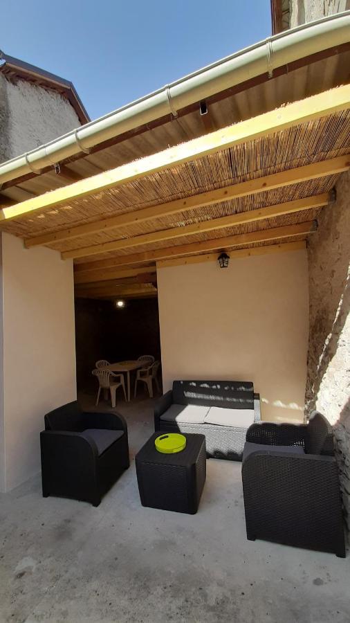 Petite Maison De Village Situee Entre Lacs, Cascades Et Montagnes Virieu-le-Grand エクステリア 写真