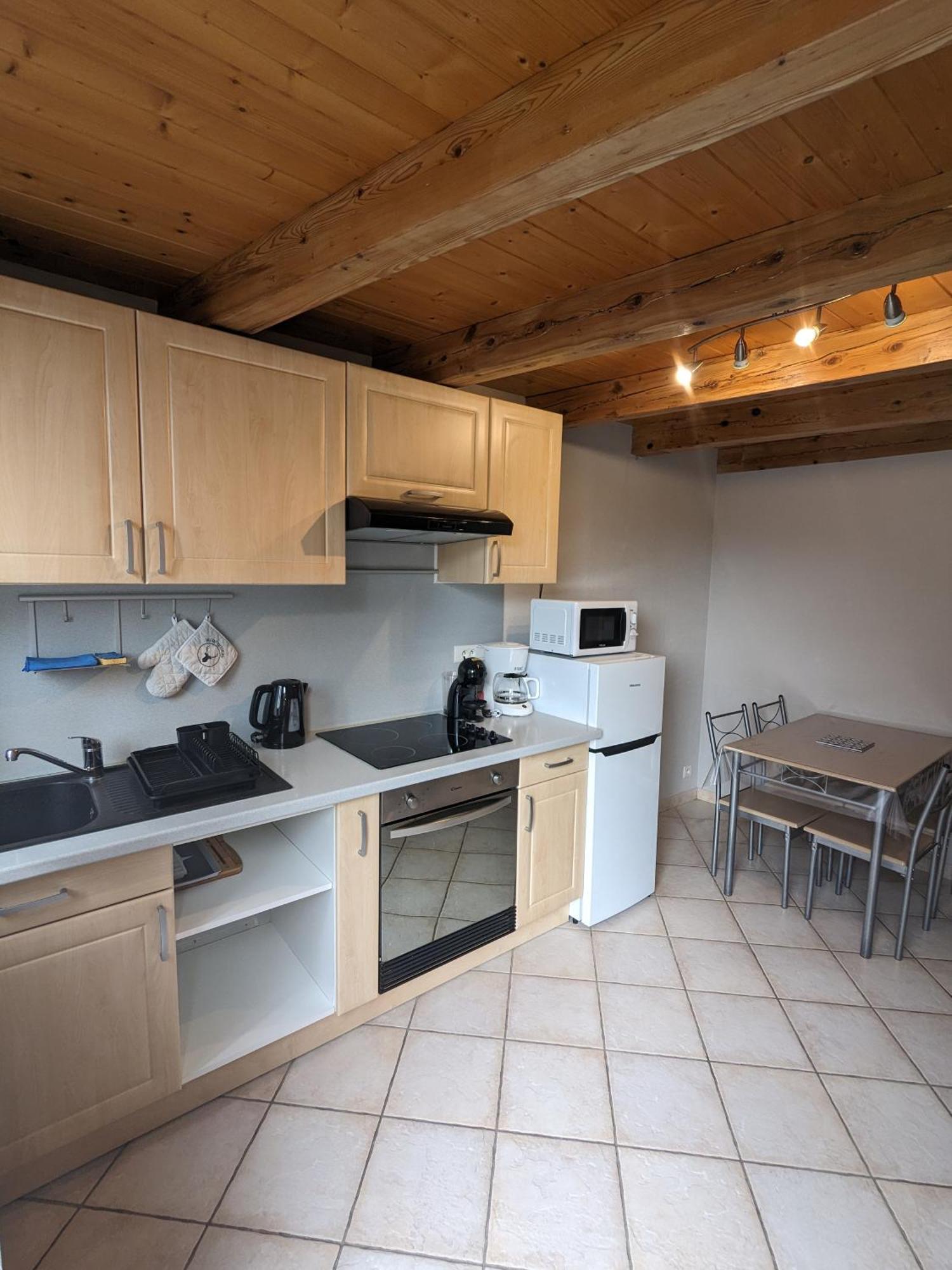 Petite Maison De Village Situee Entre Lacs, Cascades Et Montagnes Virieu-le-Grand エクステリア 写真