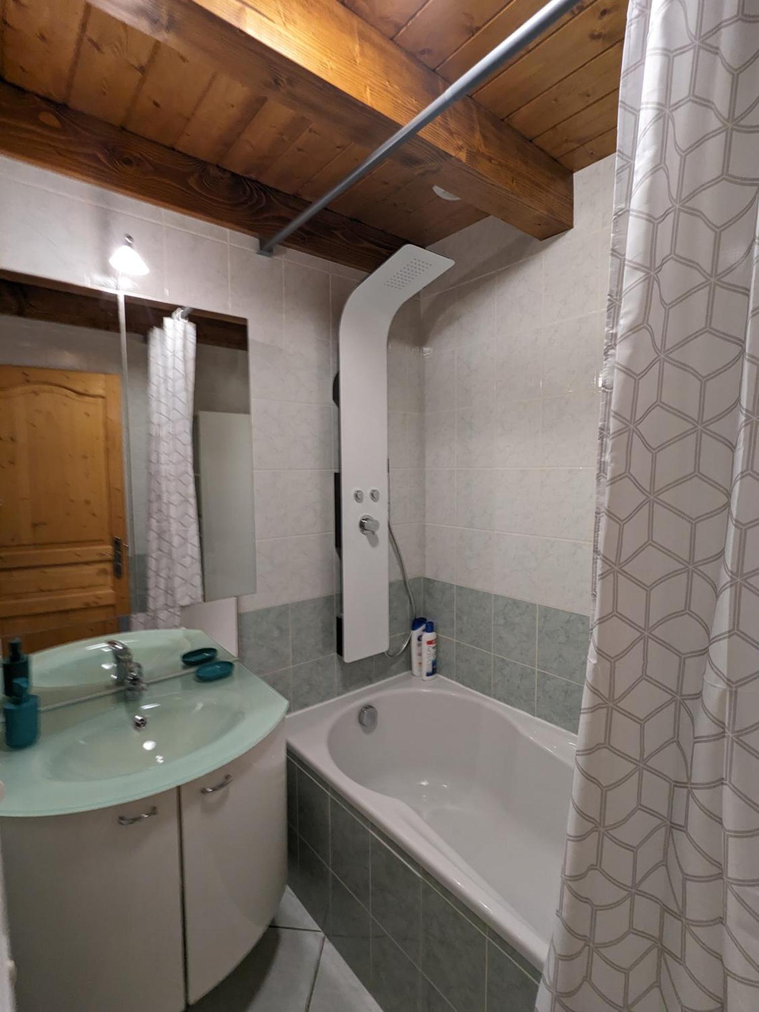 Petite Maison De Village Situee Entre Lacs, Cascades Et Montagnes Virieu-le-Grand エクステリア 写真